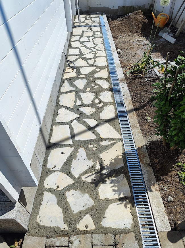 Gartenarbeiten und Pflege